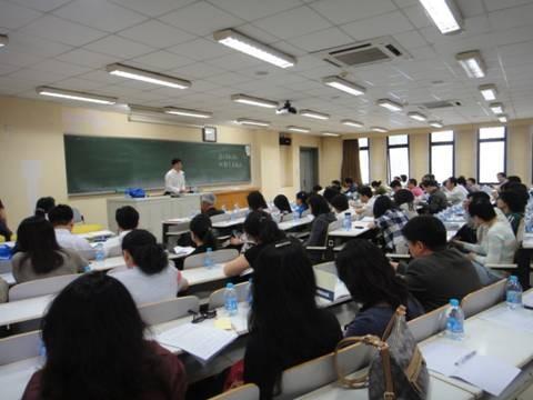 报考北京外国语大学的在职研究生专科生和本科生差别大吗？